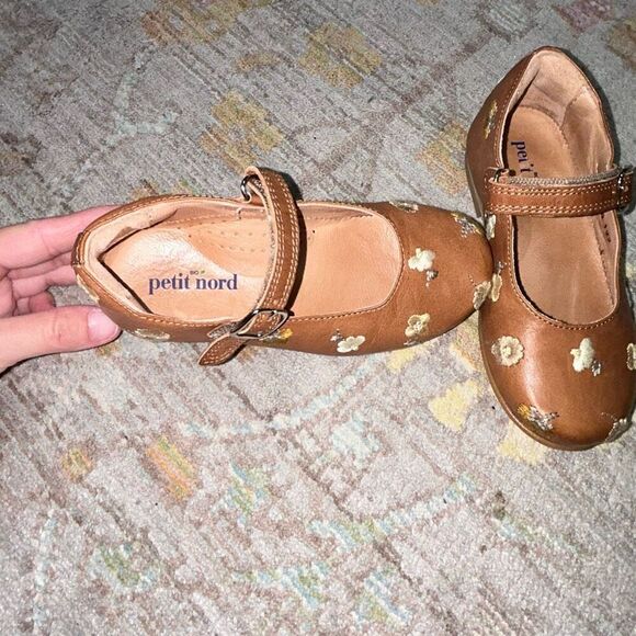 Petit nord flowered embroidered Mary Jane’s sz 27 - Picture 2 of 5